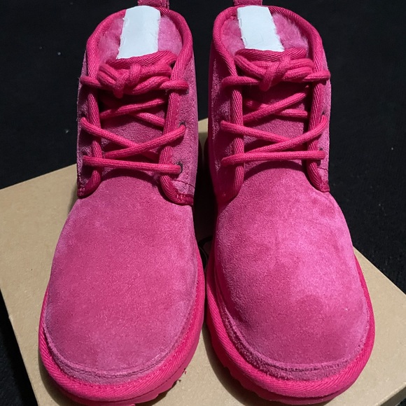 Uggs - Picture 1 of 3